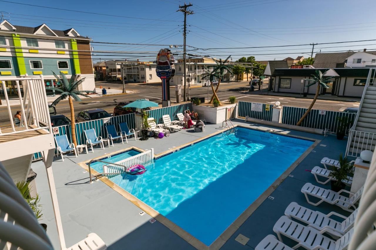 Daytona Inn And Suites Wildwood Exterior photo