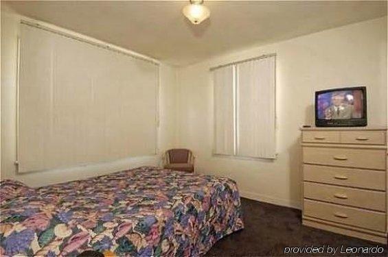Daytona Inn And Suites Wildwood Room photo
